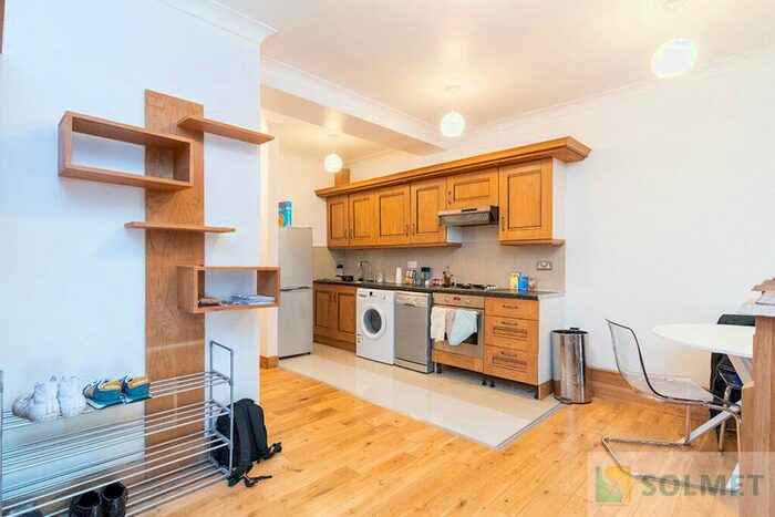 3 Bedroom Flat To Rent In Montagu Row, Marylebone, London, W1U