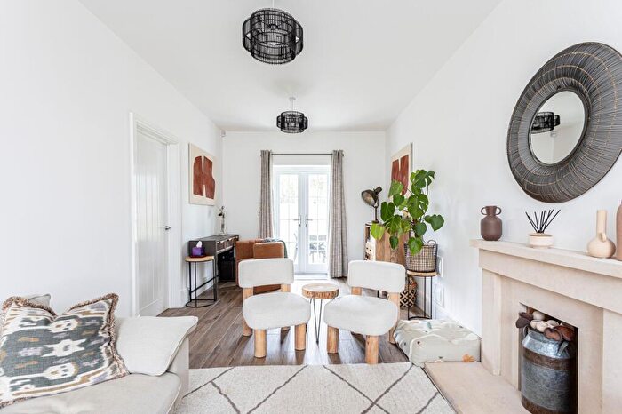 4 Bedroom Detached House For Sale In Cowells Road, Woodstock, OX20