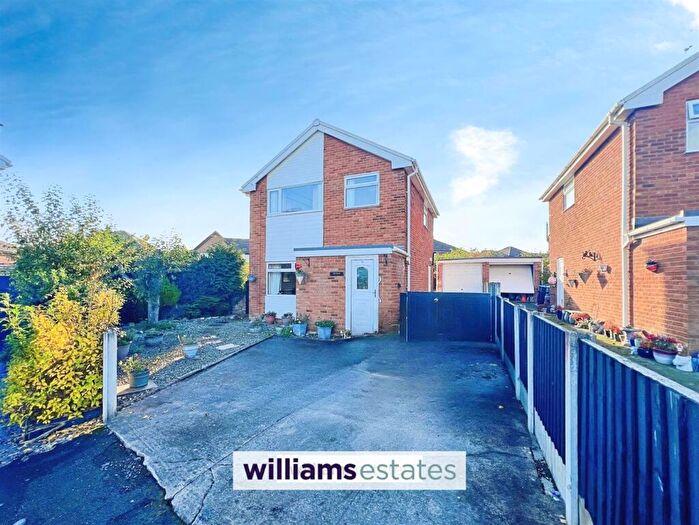 3 Bedroom Detached House For Sale In Gerddi Mair, Denbigh, LL16