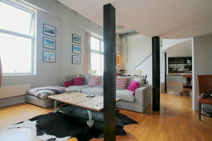 2 Bedroom Flat To Rent In The Piper Building, Peterborough Road, Fulham, London, SW6