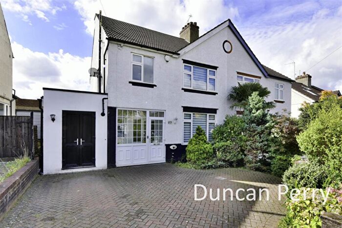 3 Bedroom Semi-Detached House For Sale In Hill Rise, Potters Bar, EN6