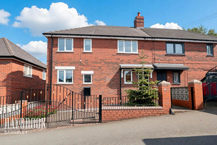 4 Bedroom Semi Detached House For Sale In Bruce Avenue, Barnsley, S70