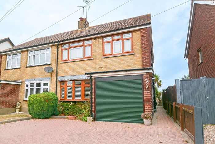 3 Bedroom Semi-Detached House For Sale In High Street, Wakering, SS3