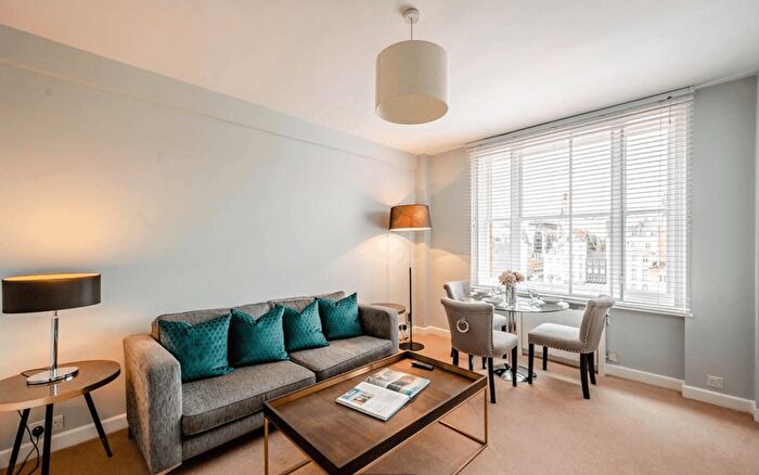 1 Bedroom Flat To Rent In Hill Street, London, W1J
