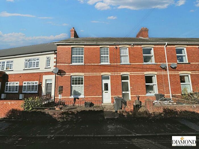 3 Bedroom End Of Terrace House For Sale In East View Place, Tiverton, Devon, EX16