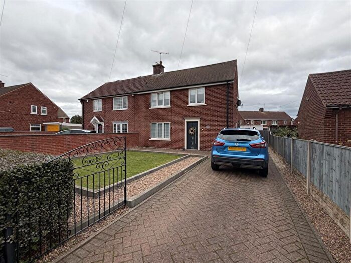 3 Bedroom Semi-Detached House For Sale In Dadley Road, Carlton-In-Lindrick, Worksop, S81