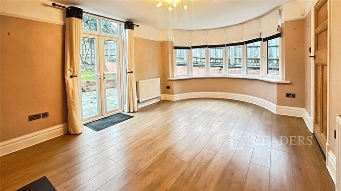 4 Bedroom Detached House To Rent In Cutenhoe Road, Luton, Bedfordshire, LU1