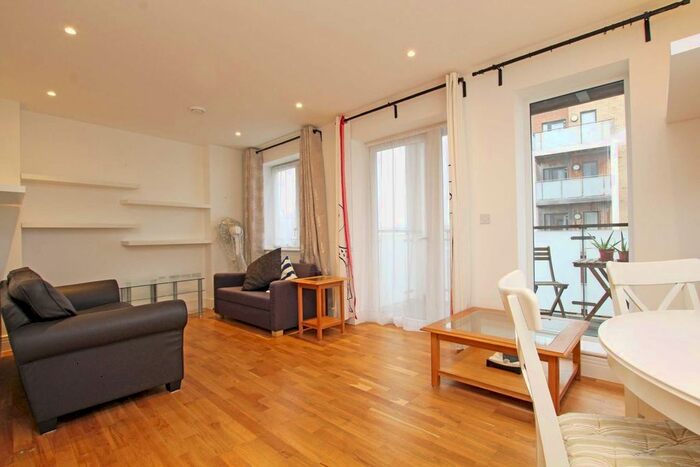 1 Bedroom Flat To Rent In High Street, Hounslow, TW3
