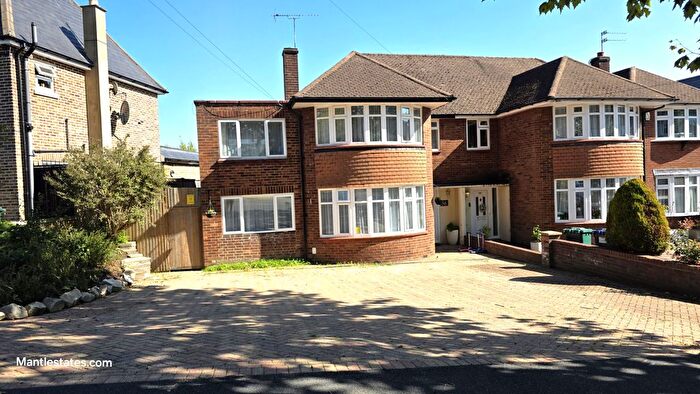4 Bedroom Semi-Detached House For Sale In East View, Hadley Green, Barnet, EN5