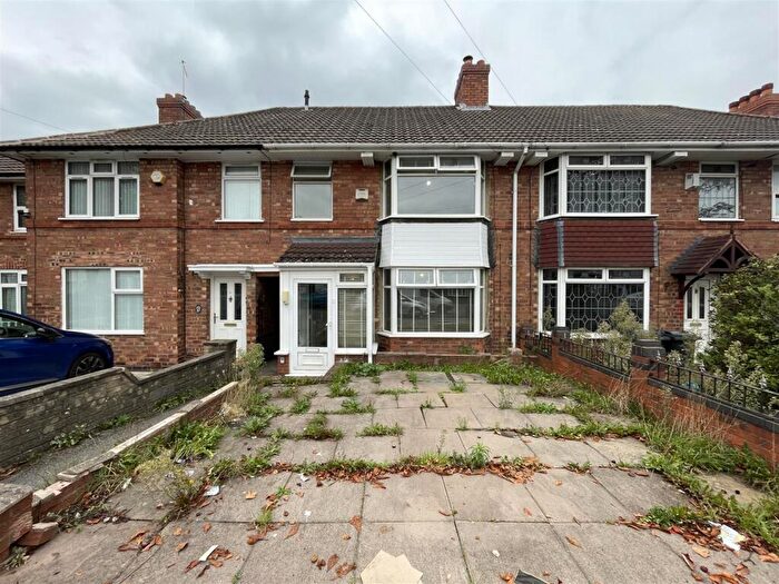 3 Bedroom Terraced House For Sale In Hawthorn Road, Kingstanding, Birmingham, B44