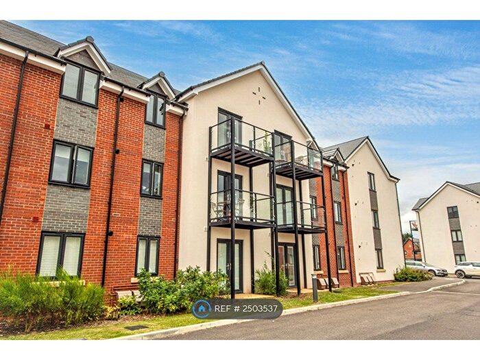 2 Bedroom Flat To Rent In Ridge Close, Cheltenham, GL52