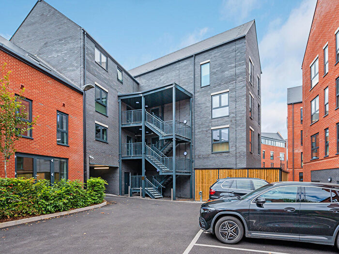 1 Bedroom Apartment To Rent In Weavers Yard, Newbury Newbury, RG14