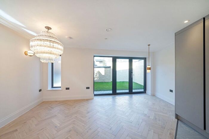 1 Bedroom Detached House To Rent In Landor Rd, London, SW9