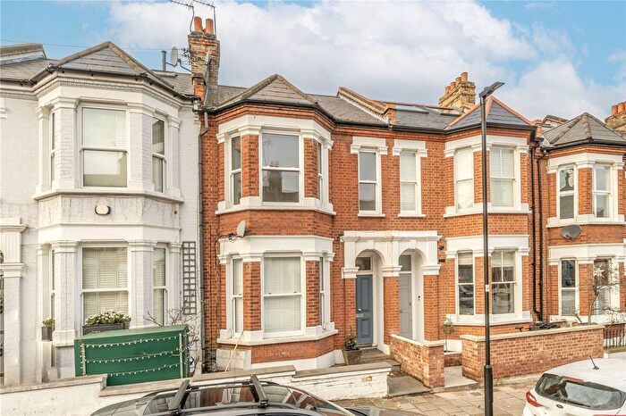 2 Bedroom Flat To Rent In Brayburne Avenue, London, SW4