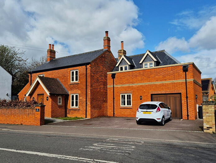 5 Bedroom Detached House For Sale In Broad Street, Clifton, Shefford, Bedfordshire, SG17