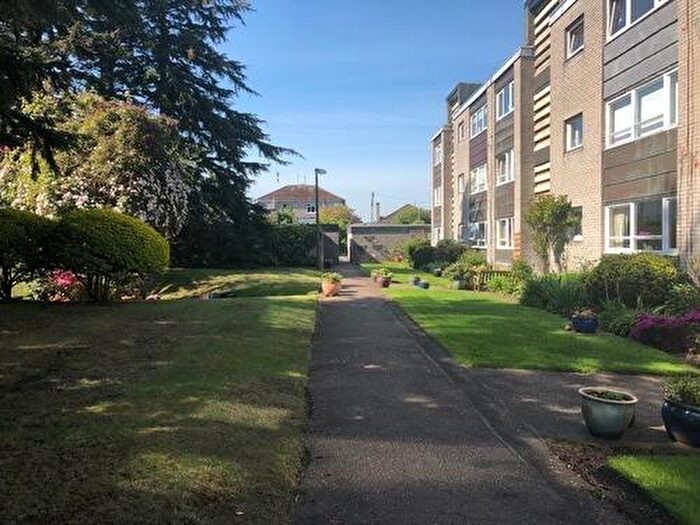 2 Bedroom Flat To Rent In Cramond Green, Edinburgh, EH4