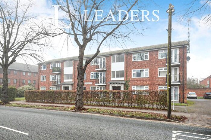 2 Bedroom Apartment For Sale In Lillington Avenue, Leamington Spa, Warwickshire, CV32