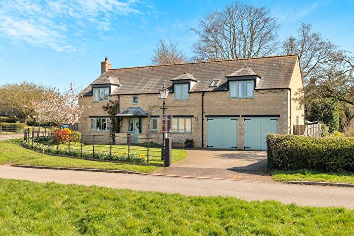 5 Bedroom Detached House For Sale In Chestnut Cottage, Chapel Street, Haconby, PE10