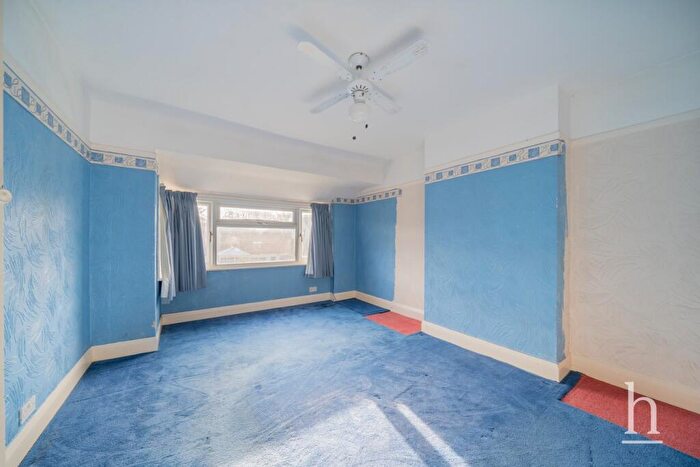 3 Bedroom Semi-Detached House For Sale In Warwick Road, Upton, CH49