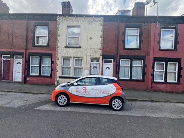2 Bedroom Flat To Rent In Cross Green Avenue, Cross Green, Leeds, LS9