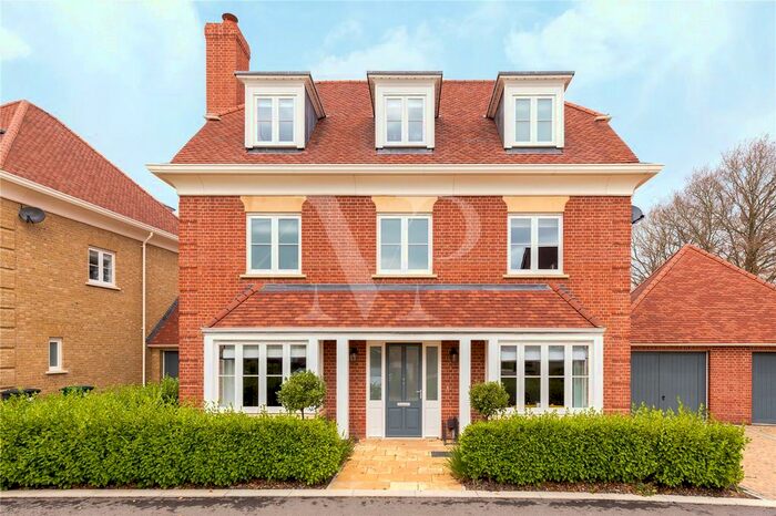 5 Bedroom Detached House To Rent In Sassoon Drive, Trent Park, London, EN4