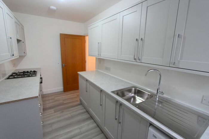 2 Bedroom Flat To Rent In Cumberland Avenue, Maidstone, ME15