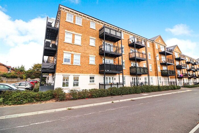 2 Bedroom Flat For Sale In Cinnabar Court, Sayers Way, Erith, DA8