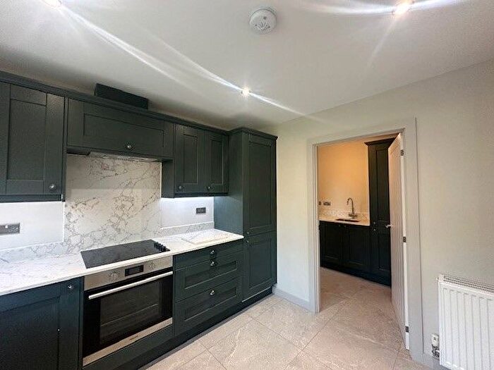 4 Bedroom Property To Rent In Nicholson Court, Kidderminster, DY10