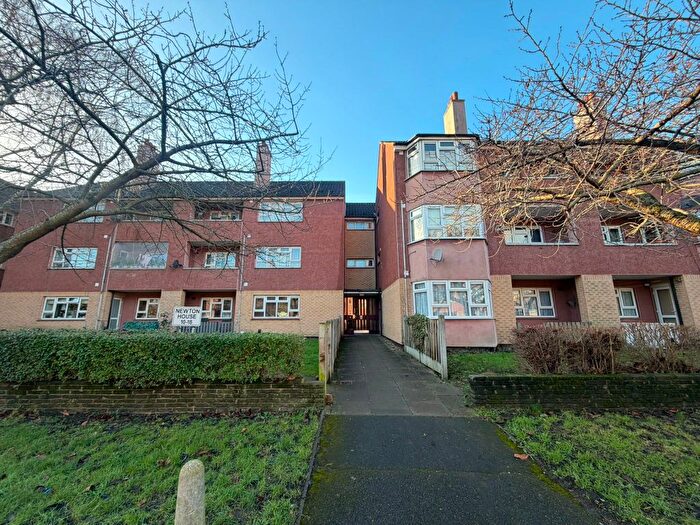 1 Bedroom Flat To Rent In Newton House, Prospect Hill, E17