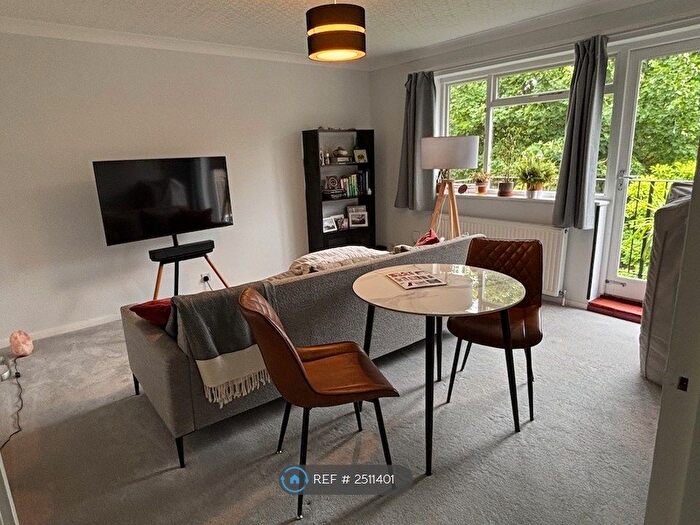 1 Bedroom Flat To Rent In Redwood Court, Surbiton, KT6