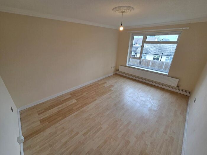 1 Bedroom Maisonette To Rent In Spear Close, LU3