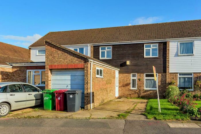 4 Bedroom Terraced House To Rent In Rochfords Gardens, Slough, SL2