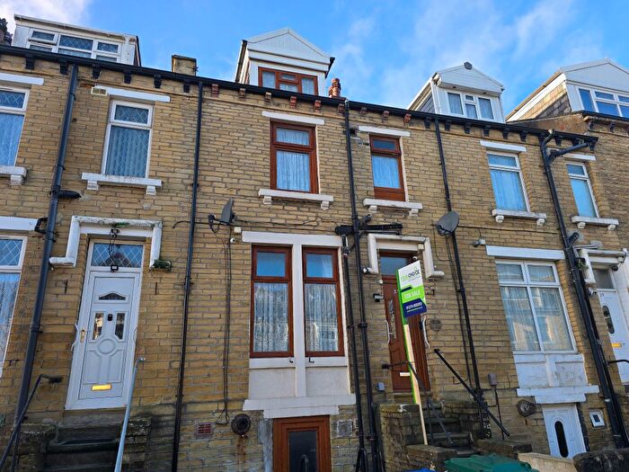 4 Bedroom Terraced House For Sale In Leamington Street, Manningham, Bradford, BD9