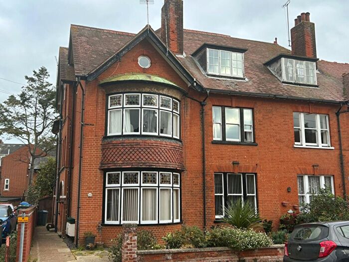 2 Bedroom Flat To Rent In Stanley Road, Felixstowe, Suffolk, IP11