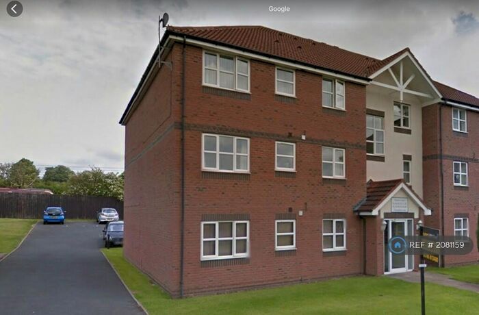 2 Bedroom Flat To Rent In Aston Court, Stone, ST15