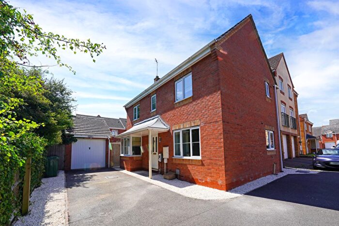 3 Bedroom Detached House For Sale In Thistley Close, Braunstone, Leicester, Leicestershire, LE3