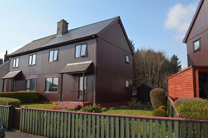 3 Bedroom End Of Terrace House For Sale In Scott Road, Tarbert, HS3