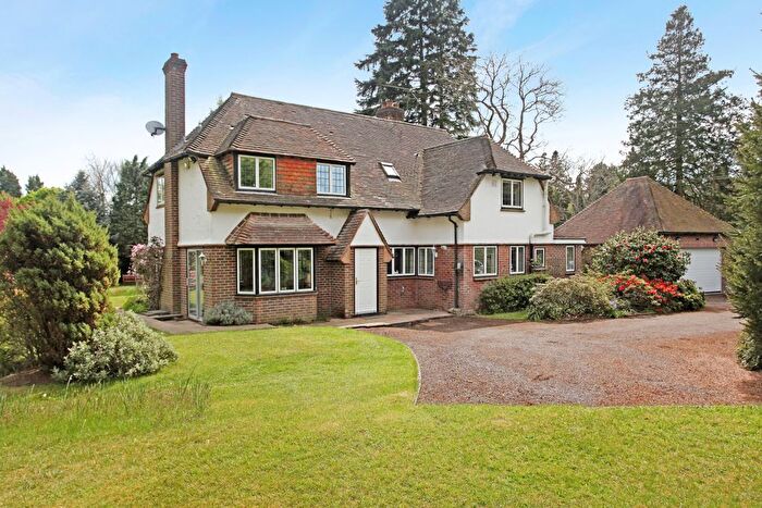 4 Bedroom Detached House For Sale In Priorsfield Road, Hurtmore, GU7