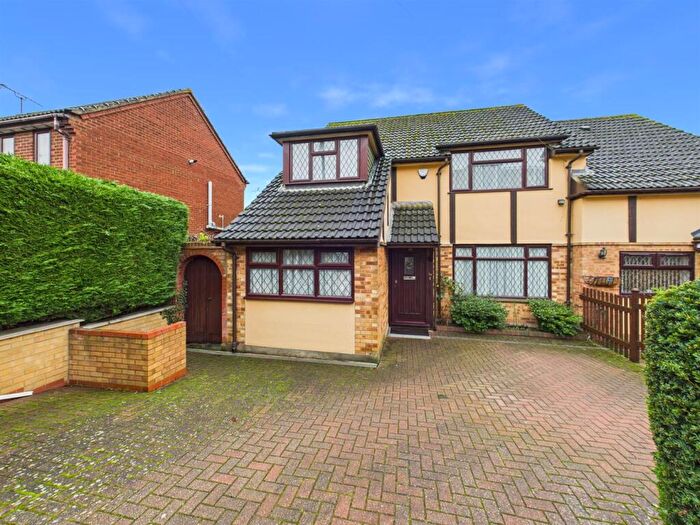 4 Bedroom Semi Detached House For Sale In Reservoir Road, Ruislip, HA4