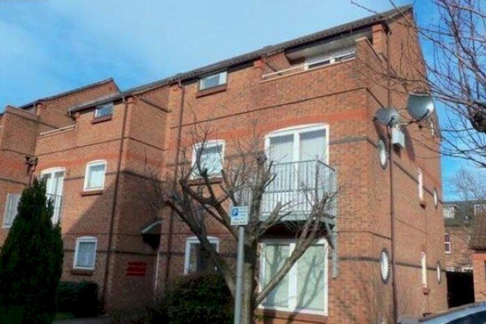 2 Bedroom Flat To Rent In Tonnelier Road, Nottingham NG7