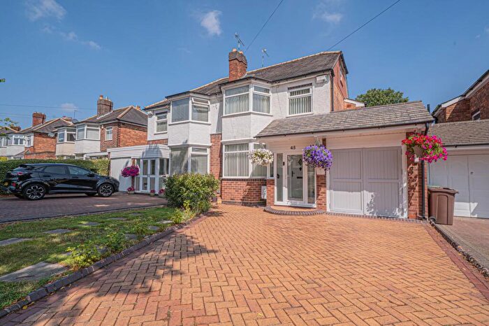 4 Bedroom Semi-Detached House For Sale In Ulleries Road, Solihull, B92