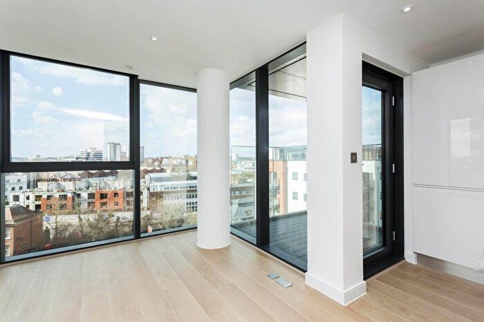 2 Bedroom Apartment To Rent In Ocean Village, Southampton, SO14