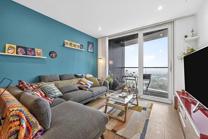 2 Bedroom Penthouse For Sale In Newgate, Croydon, CR0