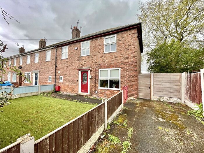 3 Bedroom End Terrace House For Sale In Cypress Avenue, Widnes, Cheshire, WA8