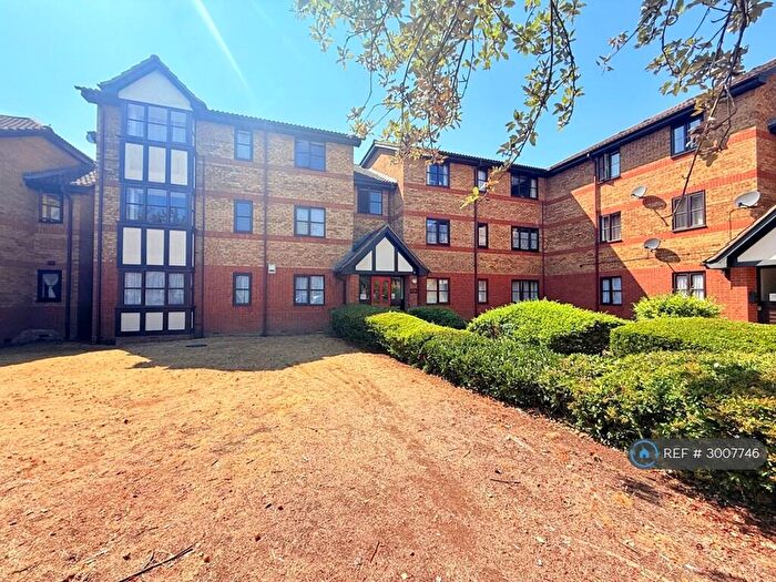 1 Bedroom Flat To Rent In Redwood Grove, Bedford, MK42