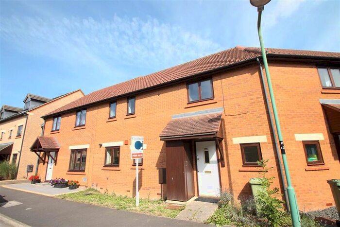 3 Bedroom Terraced House To Rent In Langport Crescent, Oakhill, Milton Keynes MK5