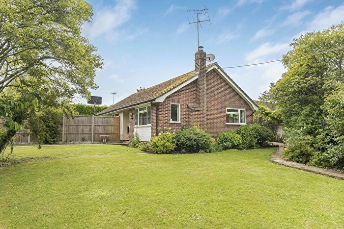 3 Bedroom Detached Bungalow For Sale In Heatherfield, Buriton, Hampshire, GU31