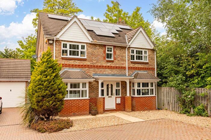 4 Bedroom Detached House For Sale In The Stennings, East Grinstead, RH19