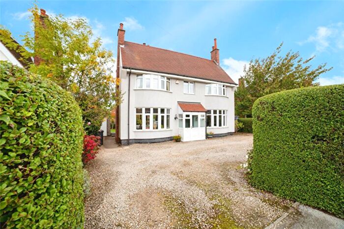 3 Bedroom Detached House For Sale In Dalestorth Road, Sutton-in-Ashfield, Nottinghamshire, NG17