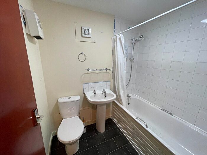 1 Bedroom Flat To Rent In Luath Street, Glasgow, G51